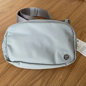 Lululemon Everywhere Belt Bag Silver Drop NWT